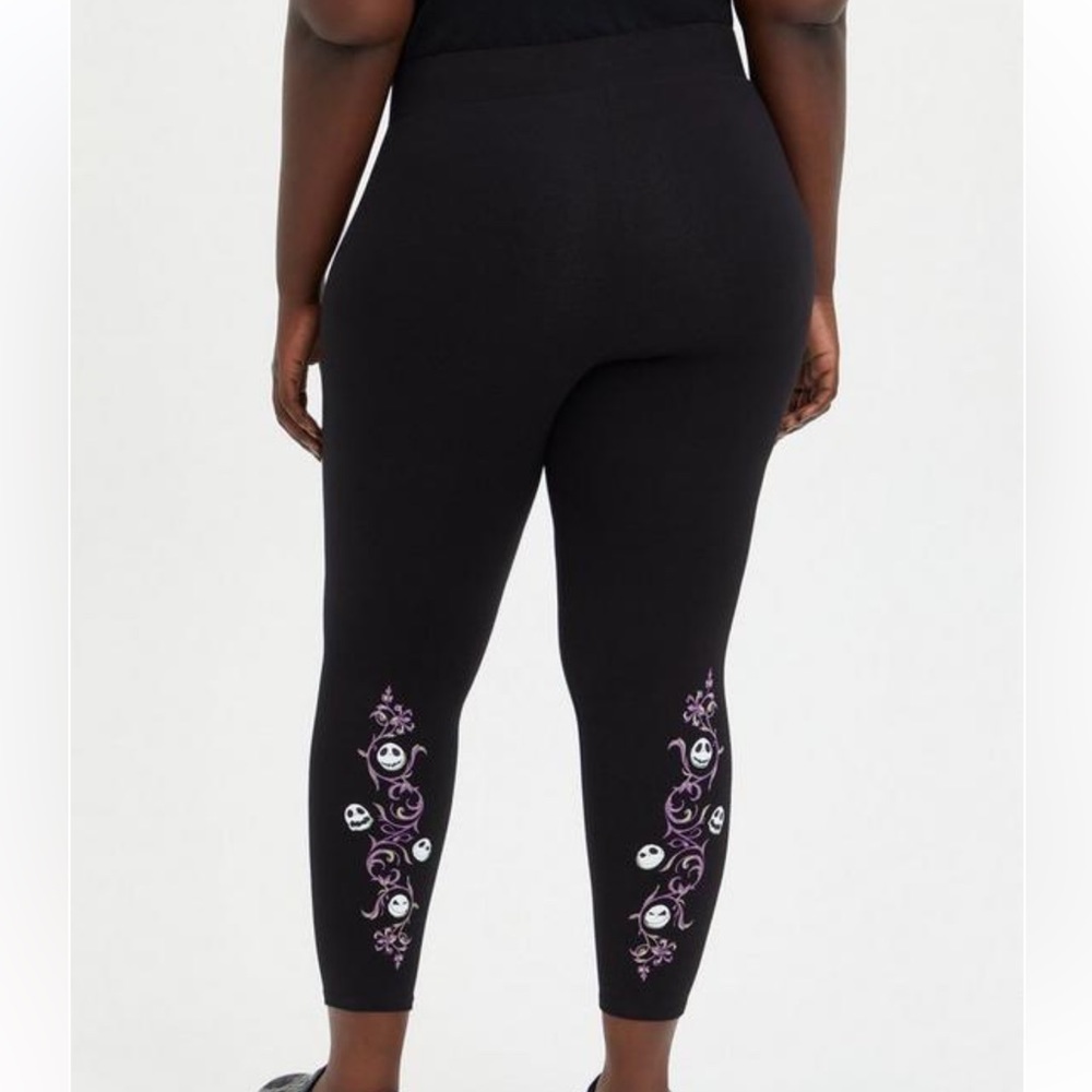 Torrid Crop Legging - Disney The Nightmare Before Christmas Filigree